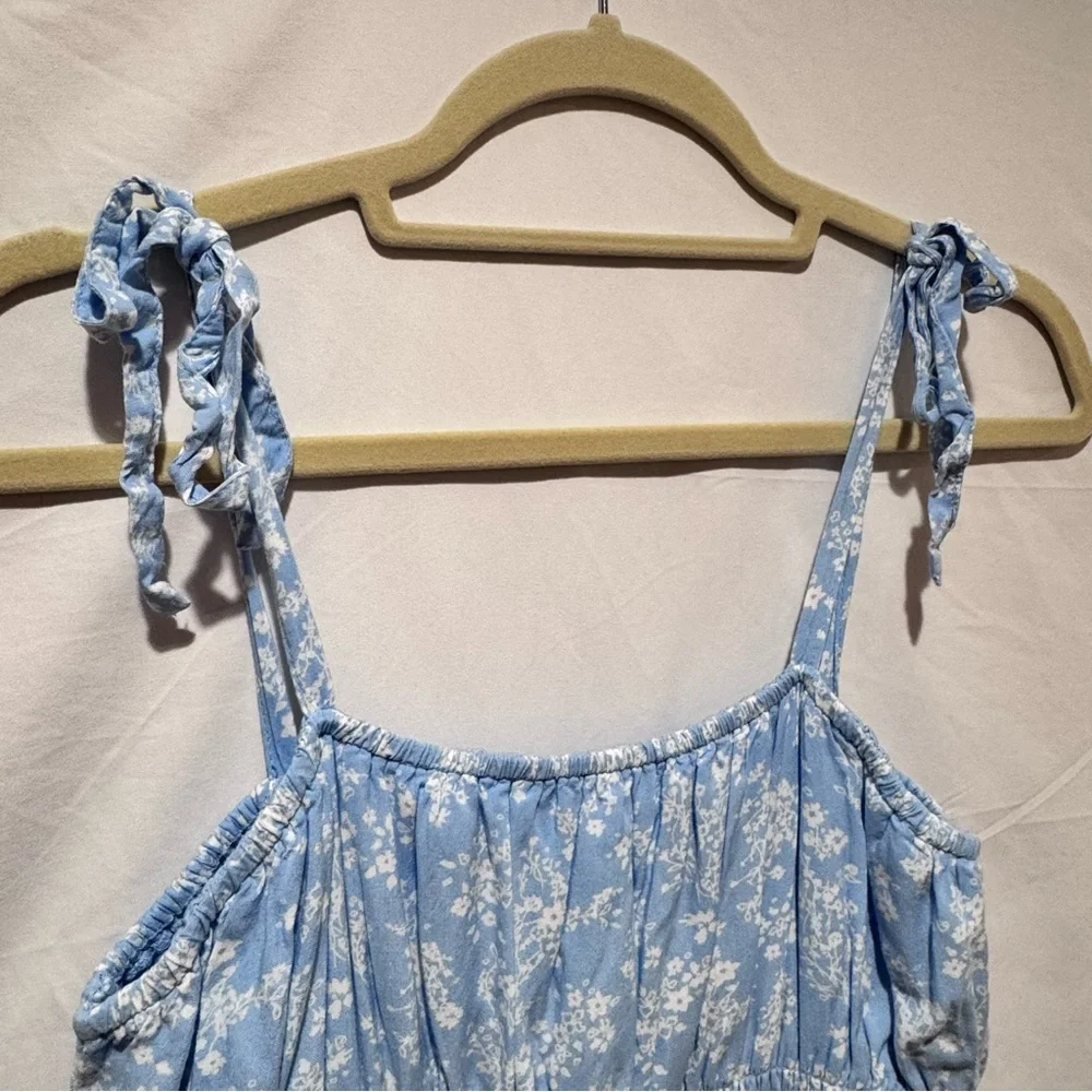 RSQ Tier Printed Dress Light Blue White Floral Pattern Size L Adjustable Straps - Picture 10 of 13